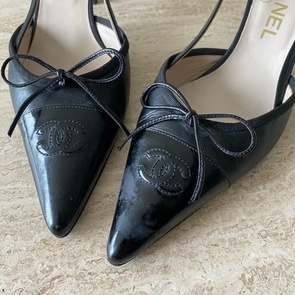 Vintage Chanel CC Bow Cap Toe Slingback Heels - Picture 7 of 11